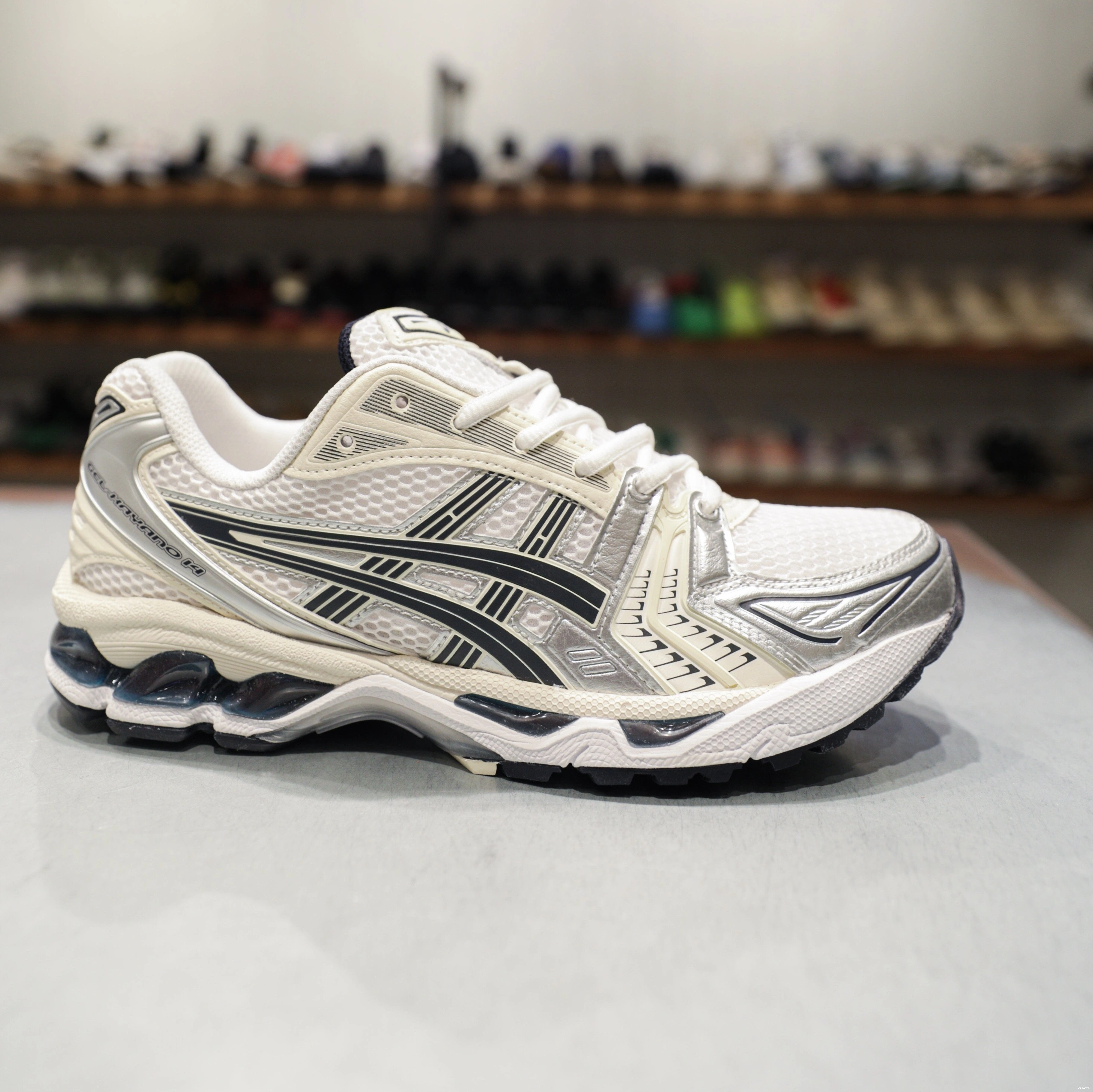 14 ASICS Gel-Kayano Midnight W White 0820